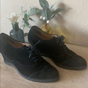 Ellen Tracy Oxford shoes